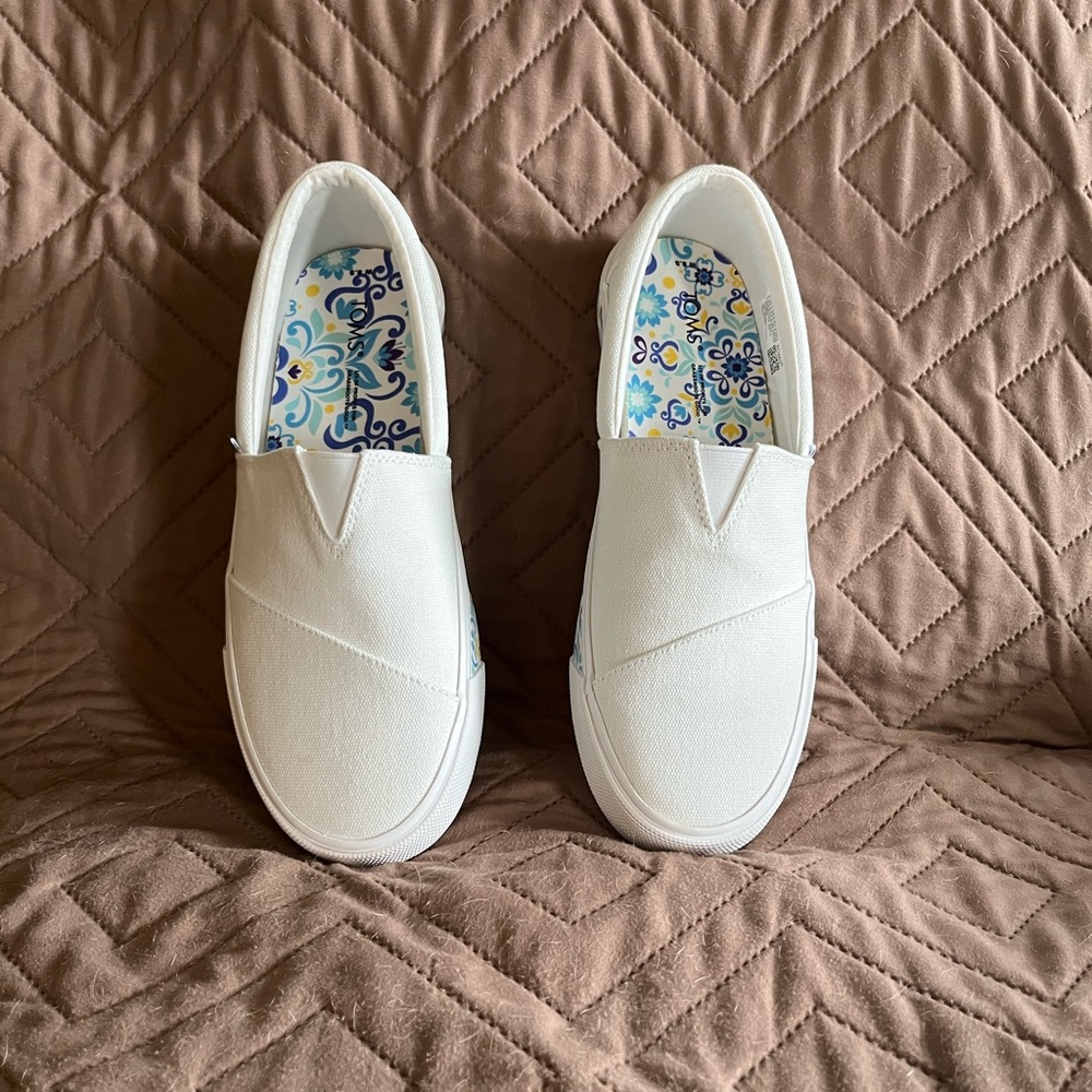 Fenix - Toms Canvas shoe - Brand new